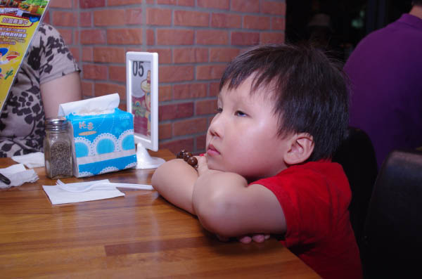 還沒來.... 快睡覺了....... 還沒來.... 快睡覺了.......