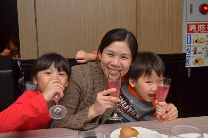 我們要乾杯~~~ 我們要乾杯~~~