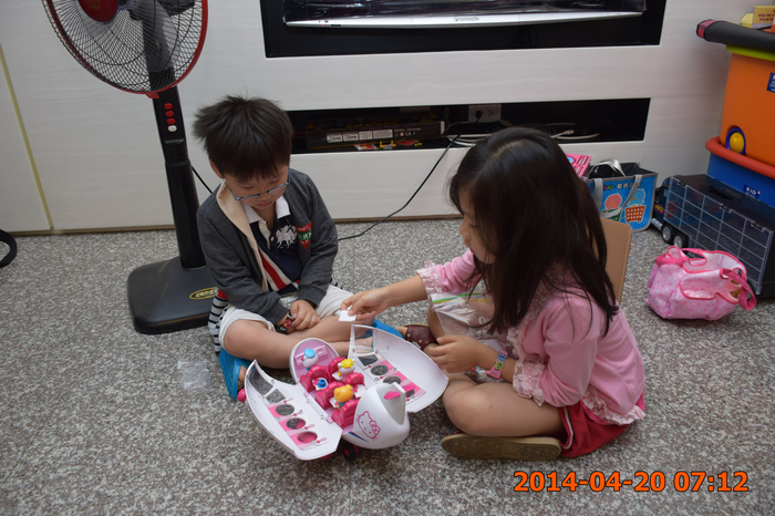 Hello Kitty 飛機~~~